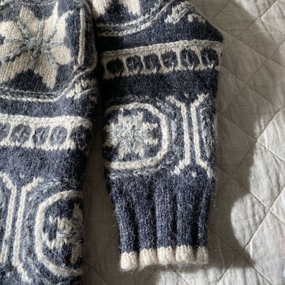 Limited Vintage Wool Snowflake Sweater, Nordic Design, Loose Fit, High Collar - Picture 4 of 11